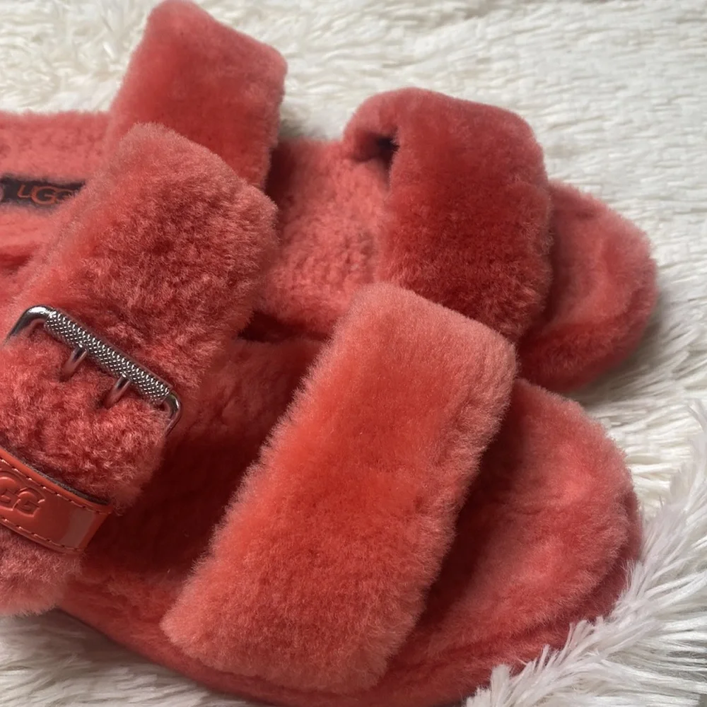 Ugg Platform Coral Colored Fuzzy Slip-On Buckle Sandals Size 8